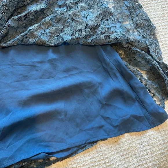 ASTR Drew Plunging Two-Tone Lace Mini Dress size large - Picture 9 of 9